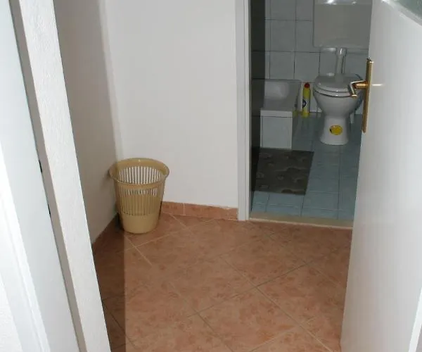518d Apartament *